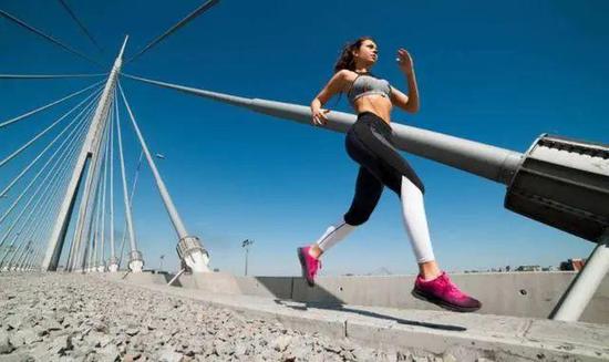 跑步上瘾后的黄磊 从油腻大叔变成活力青年