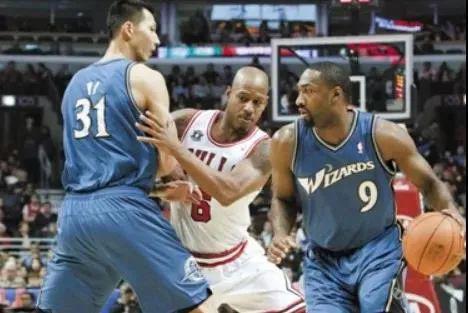 阿里纳斯:易建联本该在NBA大有所为 太可惜了
