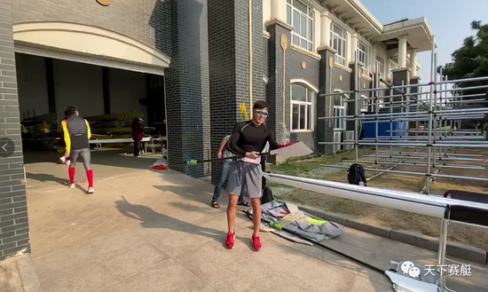 终于又能下水啦！ 赛艇队皮划艇队转场日照训练