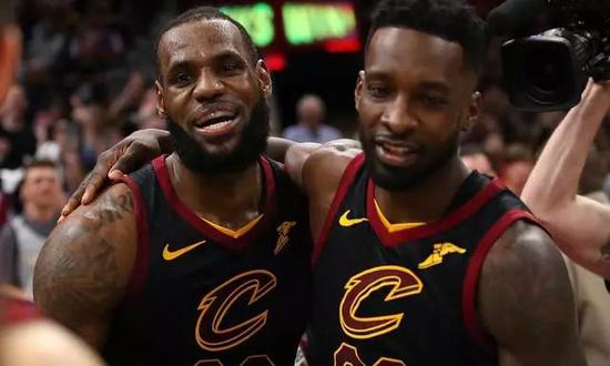 湖人又添锋线目标！詹皇昔日搭档上线