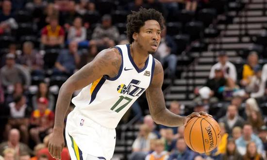 欧文遭狂轰滥炸!嘴炮王:不想打球就原地退役