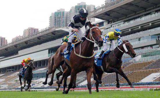 「时时精彩」成功卫冕渣打冠军暨遮打杯