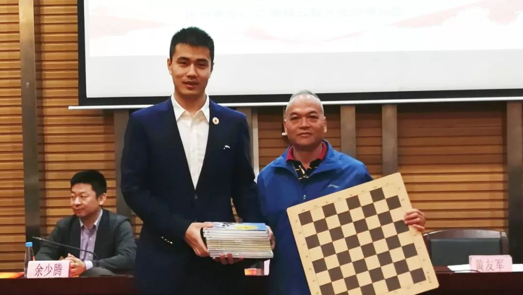 广西百色学院举行国际象棋西部大学推广活动 手机新浪网 广西百色学院举行国际象棋西部大学推广活动 手机新浪网