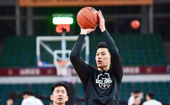 CBA又一人重伤!林书豪被嘲笑后大爆发