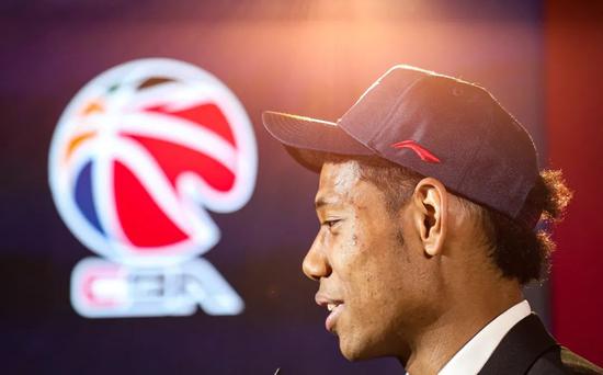 视詹姆斯为偶像的他 要当中国的八村塁 天合乐学帮助家长发现孩子的更多可能