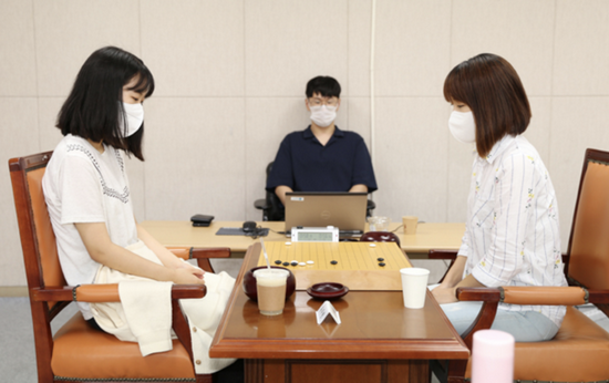 金惠临胜柳珠儇初段, 首次对决获胜的金惠临让陷入了8连败。