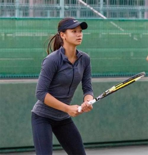 网球频道 正文  那时张欣儿已经过上了标准的职业球员生活.