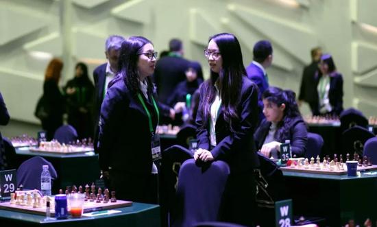 国象超快棋世锦赛首日:卡尔亚金和克拉姆林领跑 国象超快棋世锦赛首日:卡尔亚金和克拉姆林领跑