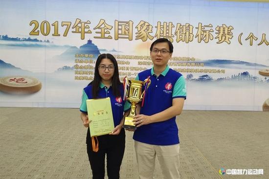 2017象棋人物:最佳棋手王天一 冠军教练吕钦 2017象棋人物:最佳棋手王天一 冠军教练吕钦