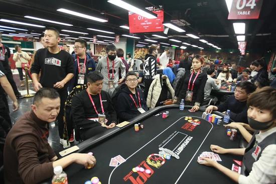 北京杯主赛事DAY2 郭士凯111万记分牌稳居第一 北京杯主赛事DAY2 郭士凯111万记分牌稳居第一