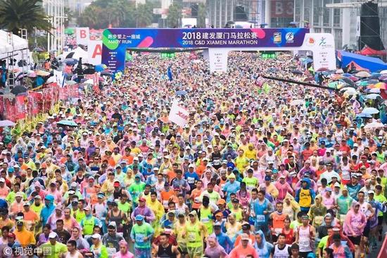 厦门马拉松优先解决了观众和志愿者这两个不可控因素