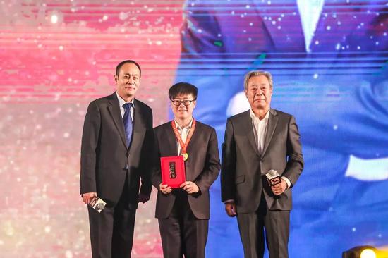 围棋天地:城围联总决赛颁奖礼是围棋界奥斯卡 围棋天地:城围联总决赛颁奖礼是围棋界奥斯卡
