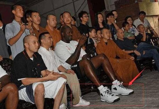 奥尼尔身材到底有多庞大?这些对比简直太惊人