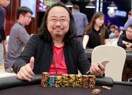 WSOP主赛15人晋级Day6 张明师564万记分牌领跑 WSOP主赛15人晋级Day6 张明师564万记分牌领跑