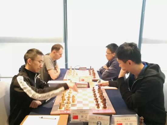 海南国象公开赛战罢三轮 A组5人同积分领跑 海南国象公开赛战罢三轮 A组5人同积分领跑