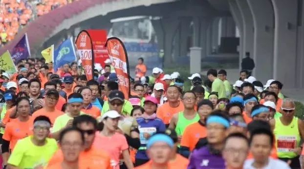 跑过“小蛮腰”，广州花城广场遇“最准刀客”。