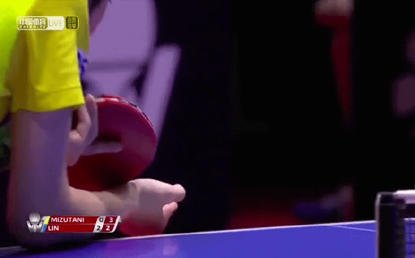 水谷隼加强发球后，让林高远有些不适应