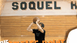 为什么出手时手肘要高过眼睛？