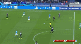 比赛第4分钟，戴着队长袖标的马尔基尼奥斯就因为鲁莽上抢而吃到黄牌。