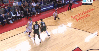 范弗利特打板三分。