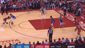 火箭也没有出色的板凳，但卡佩拉和塔克拿下了23个篮板，其中10个是前场篮板。