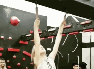 而且通过她的努力