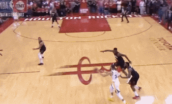 最后一攻画面中没有看到杜兰特，说明勇士打法出了问题。