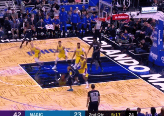 打起来了，爆发冲突，霍华德遭四人围剿！