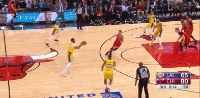 6连胜!湖人NBA第一!詹姆斯三双,这成就32年1次 亚博体育资讯 第15张-亚博体育导航 6连胜!湖人NBA第一!詹姆斯三双,这成就32年1次