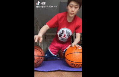 震撼！中国球员刷爆朋友圈！这六块腹肌。。