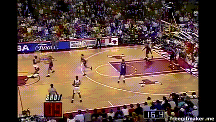 再看看这个球。