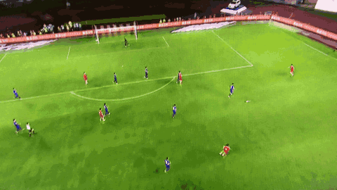 （邓涵文在国足热身赛上的抽射进球）