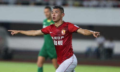 昨天,恒大球员于汉超涂改座驾号牌,随后被拘留,吊扣执照,进而遭