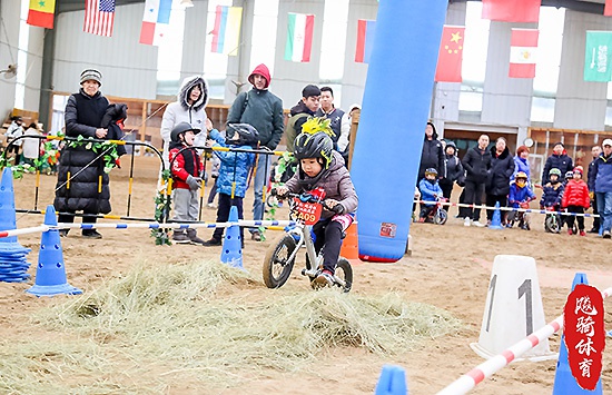 首届室内儿童平衡车沙地挑战赛/障碍赛在昌平举