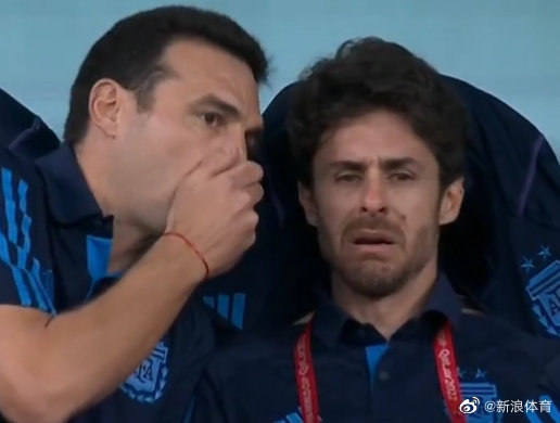 梅西进球帮阿根廷领先他的偶像在教练席上哭了 - NBA直播吧