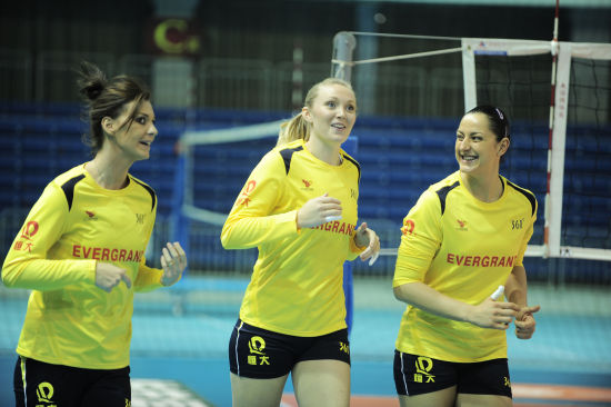 2011-2012赛季恒大女排引进三名外援斯科沃隆斯卡、法塞特和科斯塔格兰德