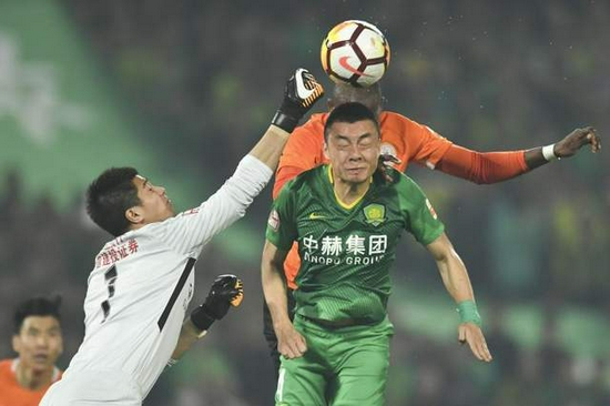 记者：未来一两年中国足协将全力推动国脚留洋！