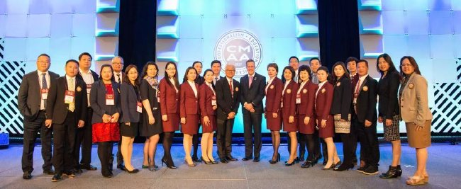 2018年CMAA中國分會成員參加於舊金山舉行的CMAA國際會議，第三期學員（身著紅色服裝者）在大會上領取CCM徽章