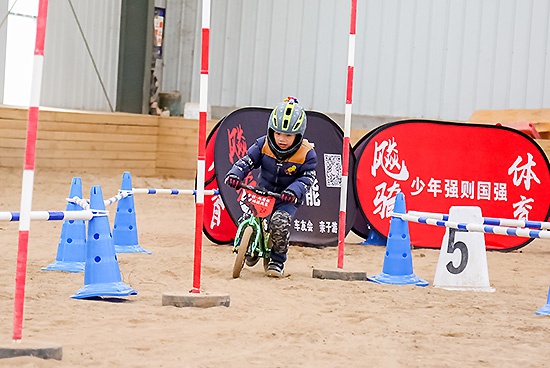 首届室内儿童平衡车沙地挑战赛/障碍赛在昌平举