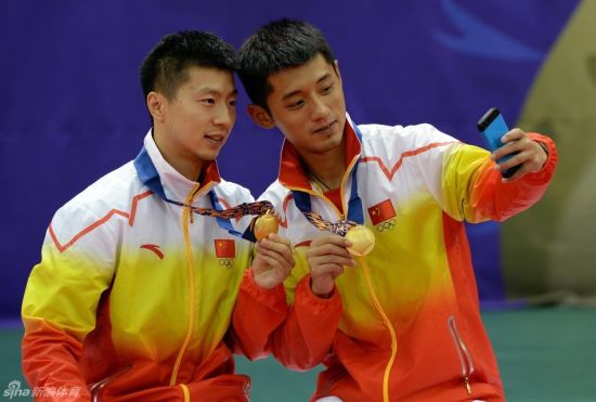 张继科/马龙获得2014年亚运会男双冠军