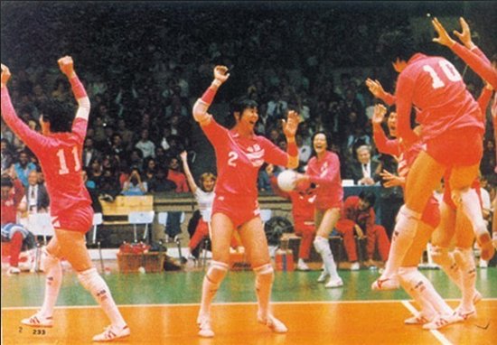 1986年世锦赛中国女排卫冕成功