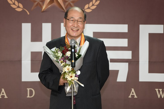 韩国围棋大赏：朴廷桓MVP 申真谞独揽三大奖项