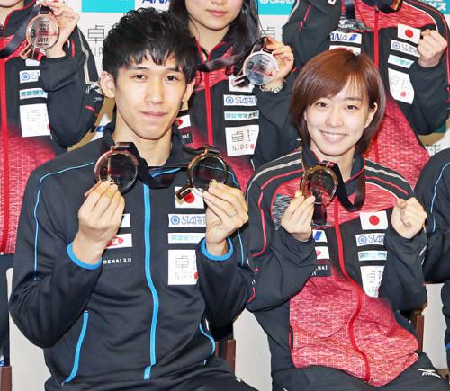 吉村真晴曾与石川佳纯合作获世乒赛混双金牌