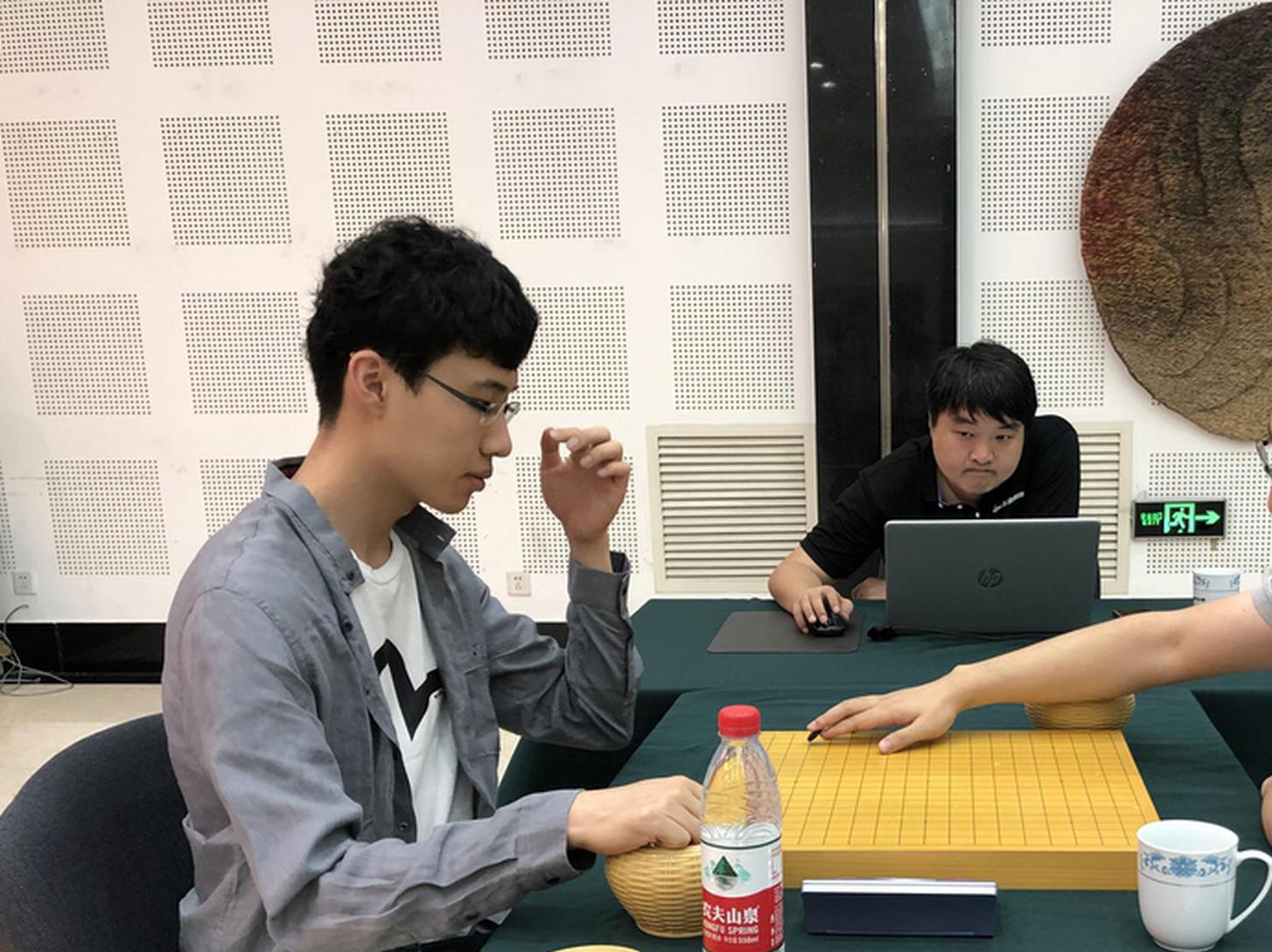 正播威孚房开杯16强:连笑-柁嘉熹 范廷钰-丁浩_棋牌_新浪竞技风暴_新浪网