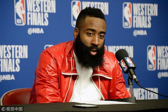 哈登：裁判有几个判罚不对