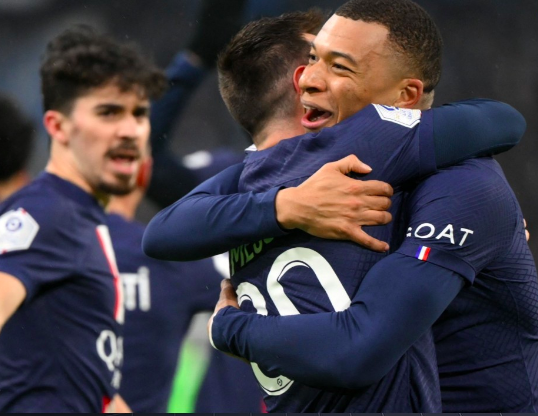 法甲-梅西1射2传姆巴佩梅开二度 大巴黎3-0马赛！