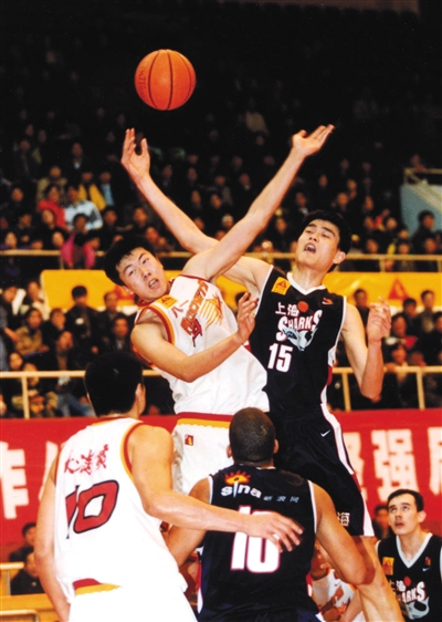 昔日传奇还在为中国篮球奉献着力量