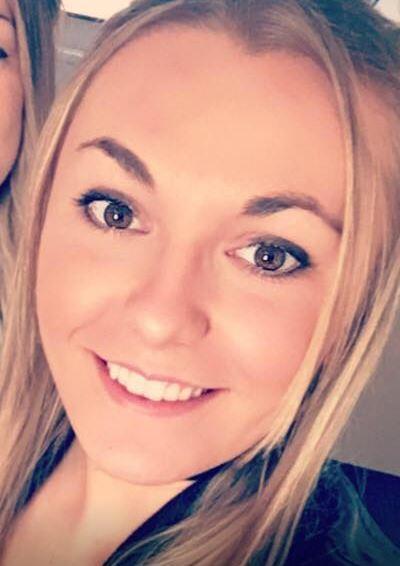 莫莉-韦伯染流感后去世