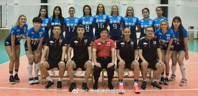 深圳澳洲虎中塞龙华女排