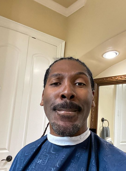 刮完胡子38岁变18岁第一眼你认出他是谁了吗